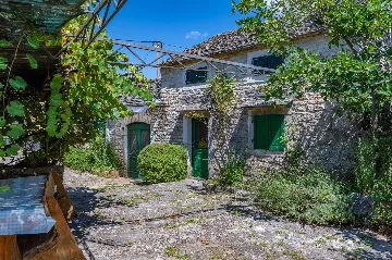 House with Two Pools for Up to 11 in Pazin