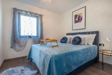 Ground-Floor House with Pool in Nedešćina