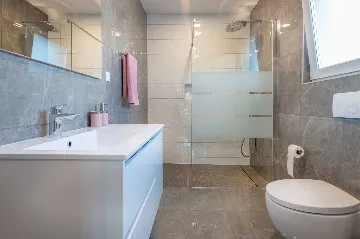 4-Bedroom House in Baderna