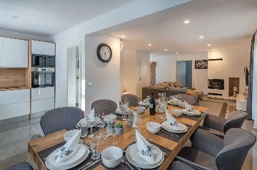 4-Bedroom House in Baderna