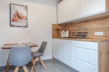 4-Bedroom House in Baderna