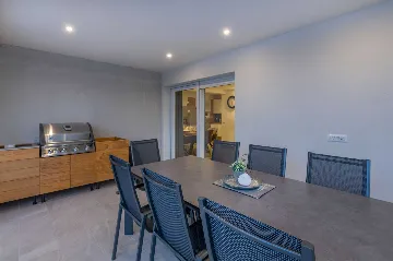 4-Bedroom House in Baderna