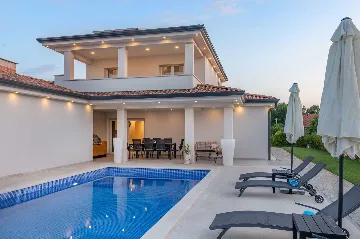 4-Bedroom House in Baderna