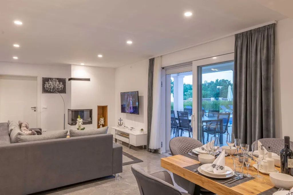 4-Bedroom House in Baderna