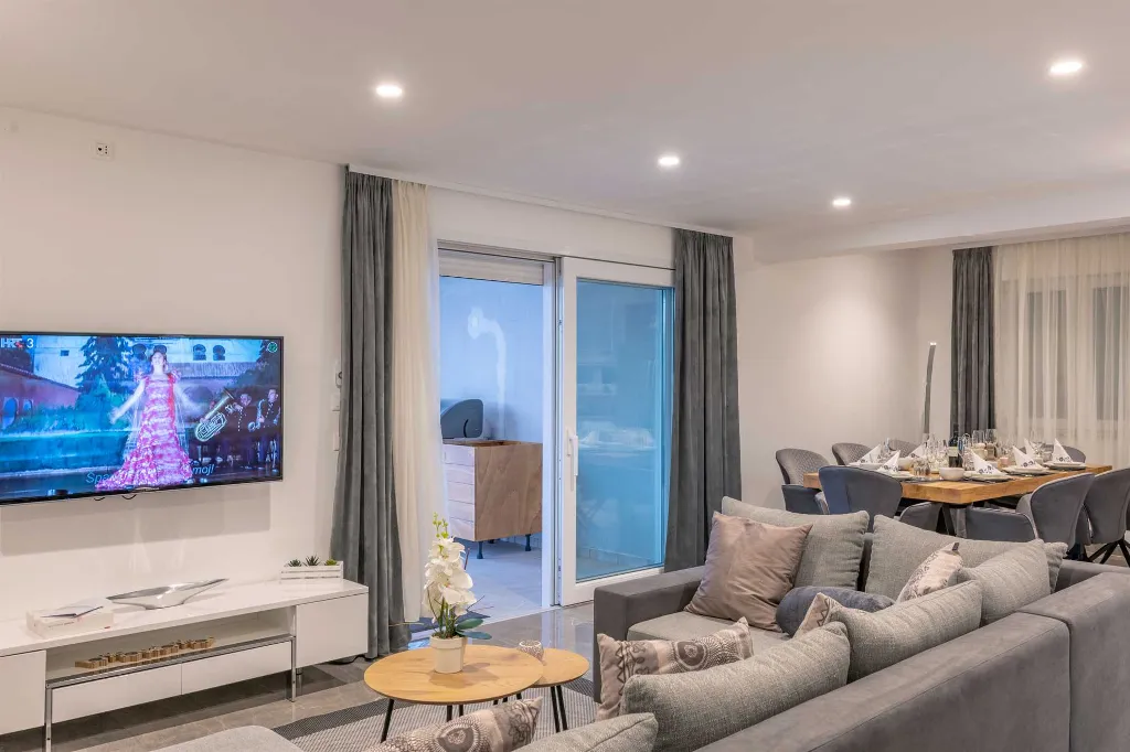 4-Bedroom House in Baderna