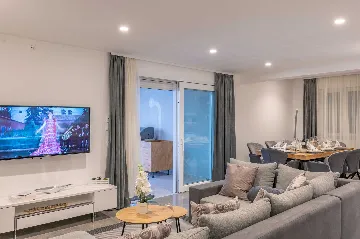 4-Bedroom House in Baderna