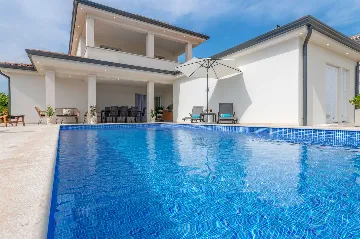 Villa with Pool in Bonaci for 8 Guests