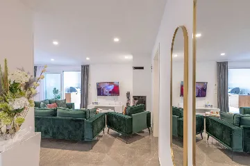 Villa with Pool in Bonaci for 8 Guests