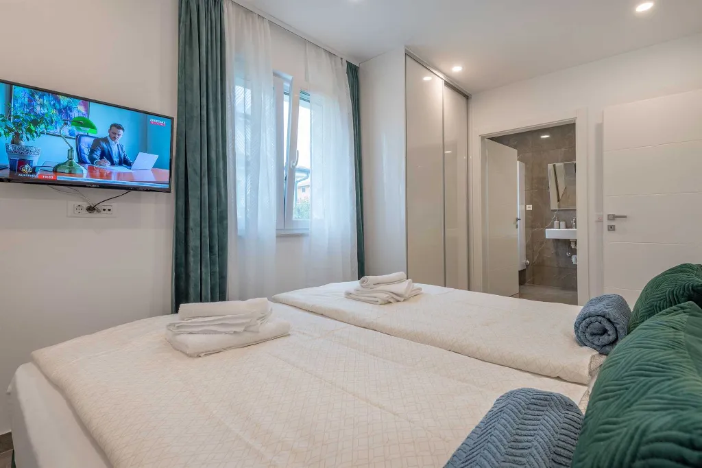 Villa with Pool in Bonaci for 8 Guests