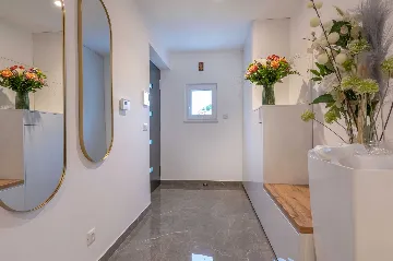 Villa with Pool in Bonaci for 8 Guests