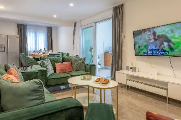 Villa with Pool in Bonaci for 8 Guests