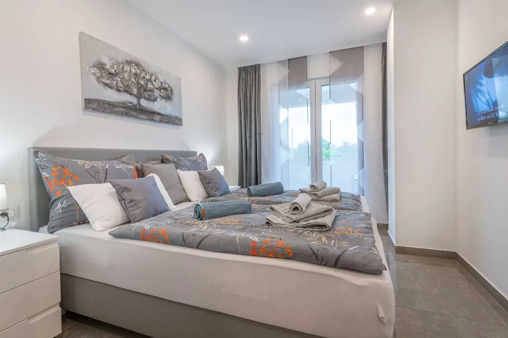 Villa with Pool in Bonaci for 8 Guests