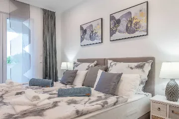 Villa with Pool in Bonaci for 8 Guests