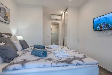 Villa with Pool in Bonaci for 8 Guests