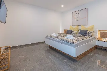 Villa with Pool in Bonaci for 8 Guests