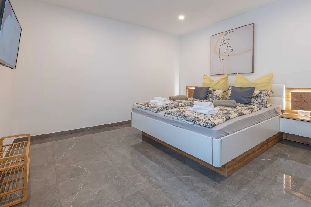 Villa with Pool in Bonaci for 8 Guests