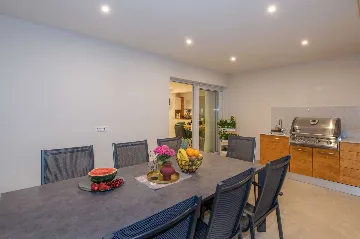 Villa with Pool in Bonaci for 8 Guests