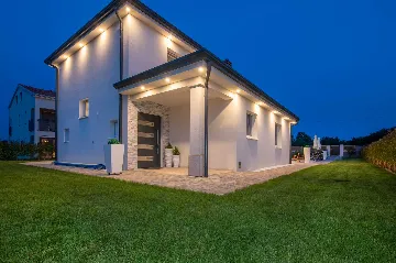 Villa with Pool in Bonaci for 8 Guests