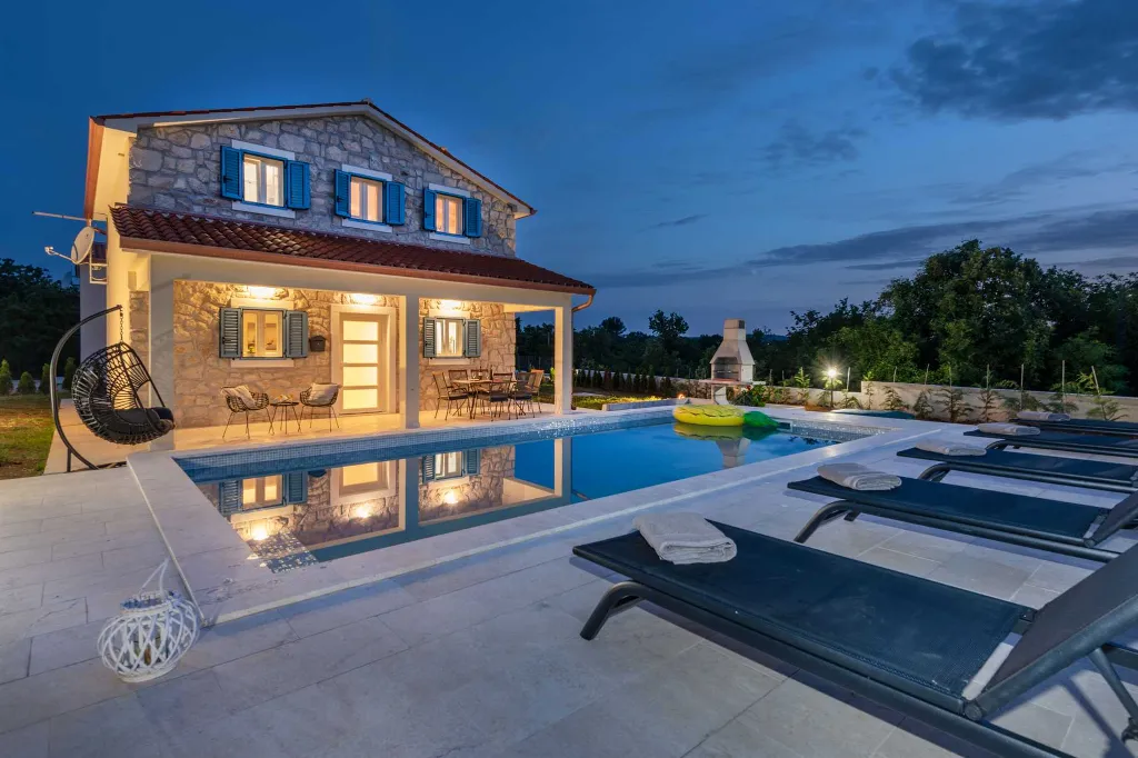 Villa for 5 in Labin with Pool