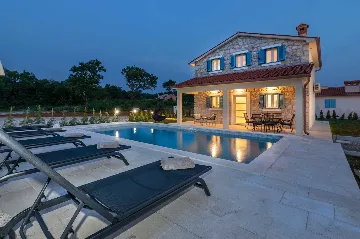 Villa for 5 in Labin with Pool