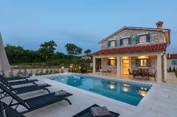 Villa for 5 in Labin with Pool