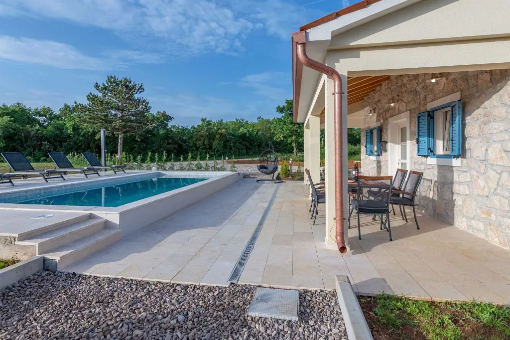 Villa for 5 in Labin with Pool