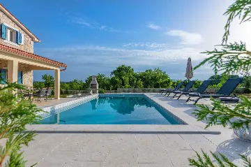 Villa for 5 in Labin with Pool