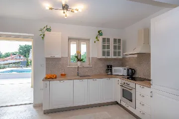 Villa for 5 in Labin with Pool