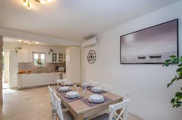 Villa for 5 in Labin with Pool