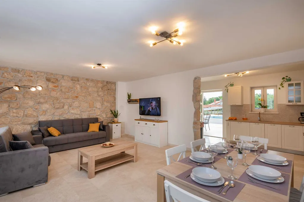 Villa for 5 in Labin with Pool