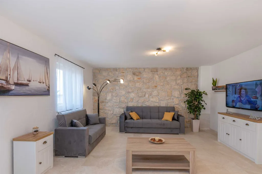 Villa for 5 in Labin with Pool