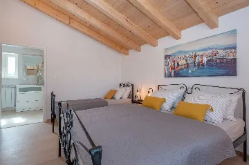 Villa for 5 in Labin with Pool