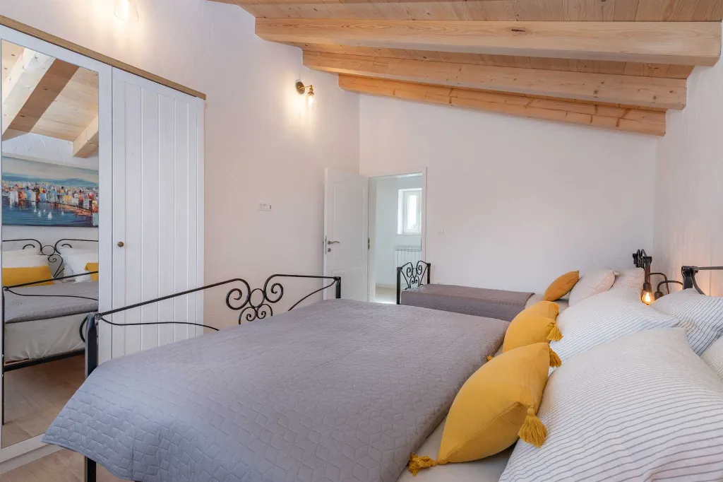 Villa for 5 in Labin with Pool