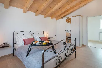 Villa for 5 in Labin with Pool