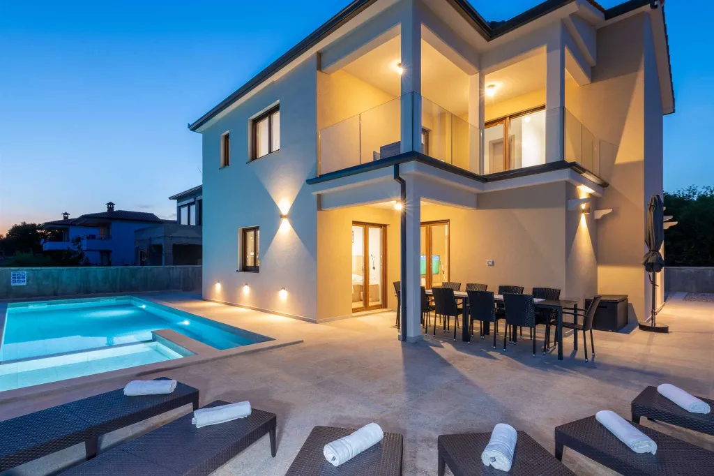 Sea View Villa for 10 in Sveti Lovreč Labinski