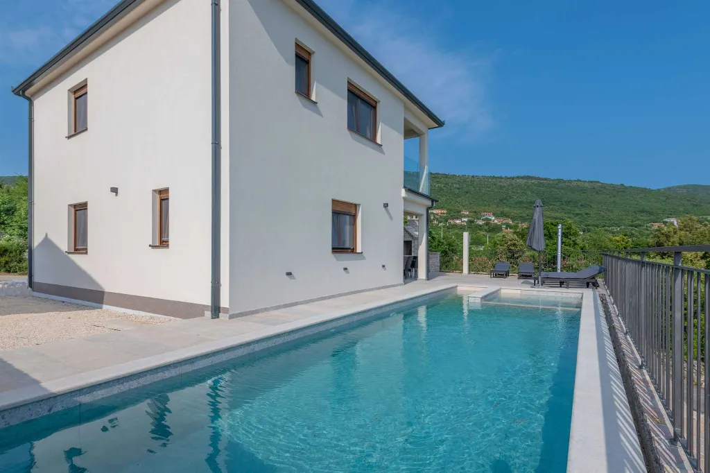 Sea View Villa for 10 in Sveti Lovreč Labinski
