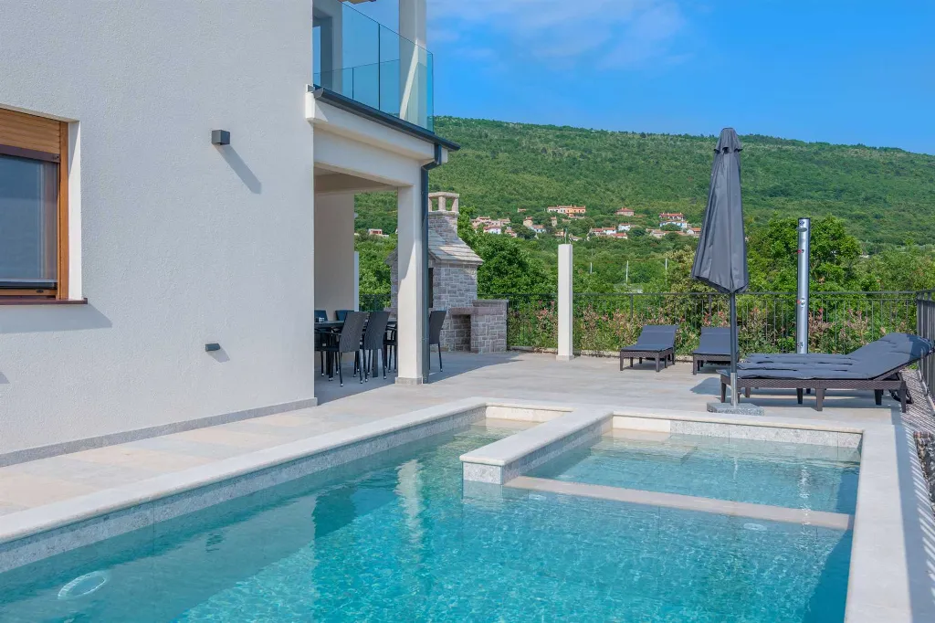 Sea View Villa for 10 in Sveti Lovreč Labinski