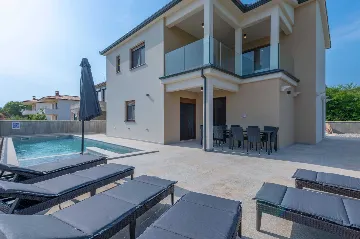 Sea View Villa for 10 in Sveti Lovreč Labinski