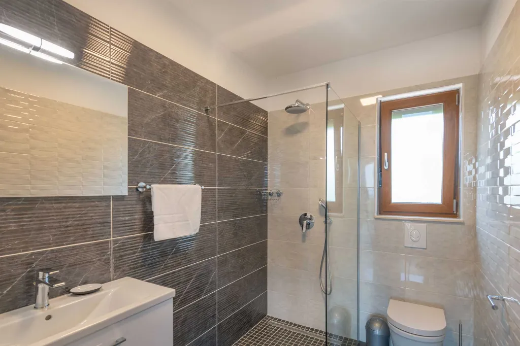 Sea View Villa for 10 in Sveti Lovreč Labinski