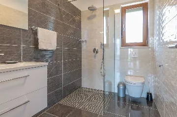 Sea View Villa for 10 in Sveti Lovreč Labinski