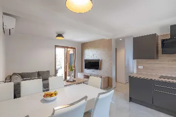 Sea View Villa for 10 in Sveti Lovreč Labinski