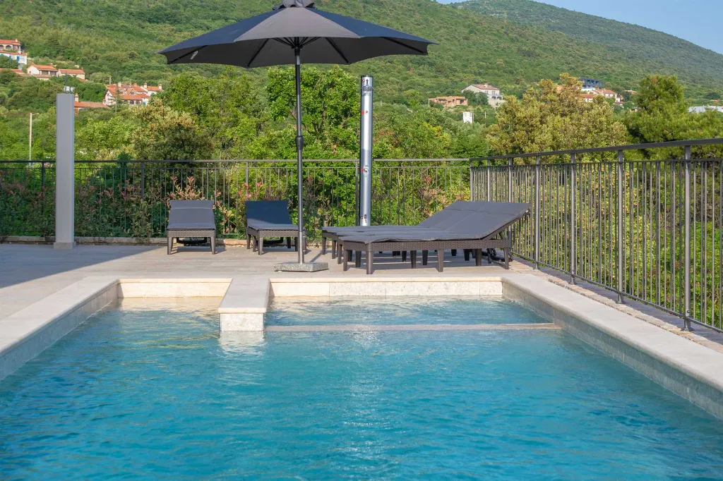 Sea View Villa for 10 in Sveti Lovreč Labinski