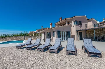 5-Bedroom Villa in Knapići for Up to 10 Guests