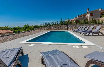 5-Bedroom Villa in Knapići for Up to 10 Guests