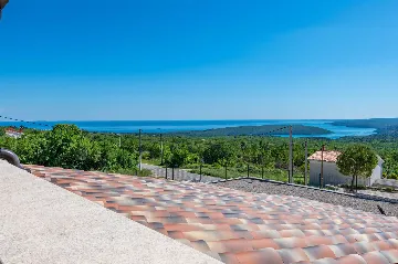 5-Bedroom Villa in Knapići for Up to 10 Guests