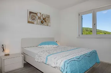 5-Bedroom Villa in Knapići for Up to 10 Guests