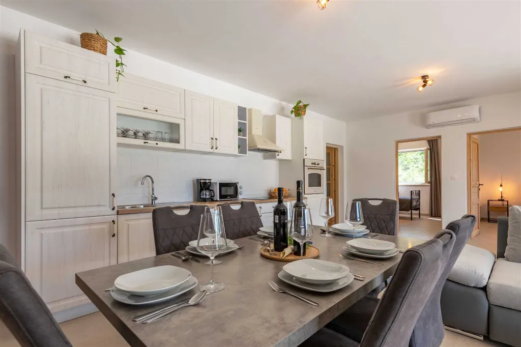 3-Bedroom Villa with Private Pool in Vinež