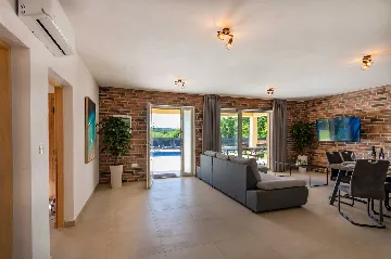 3-Bedroom Villa with Private Pool in Vinež