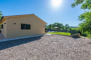 3-Bedroom Villa with Private Pool in Vinež