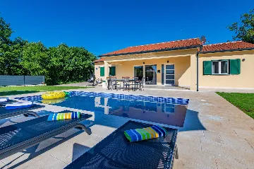 3-Bedroom Villa with Private Pool in Vinež
